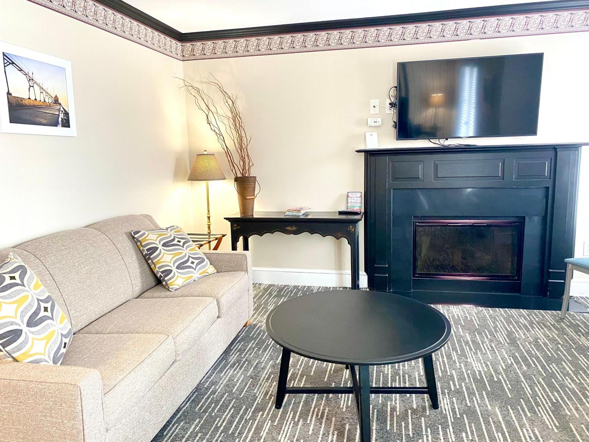 Harbor House Inn Grand Haven Δωμάτιο φωτογραφία